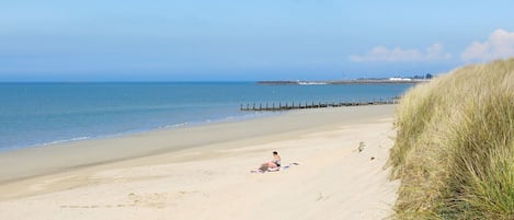Una playa cerca