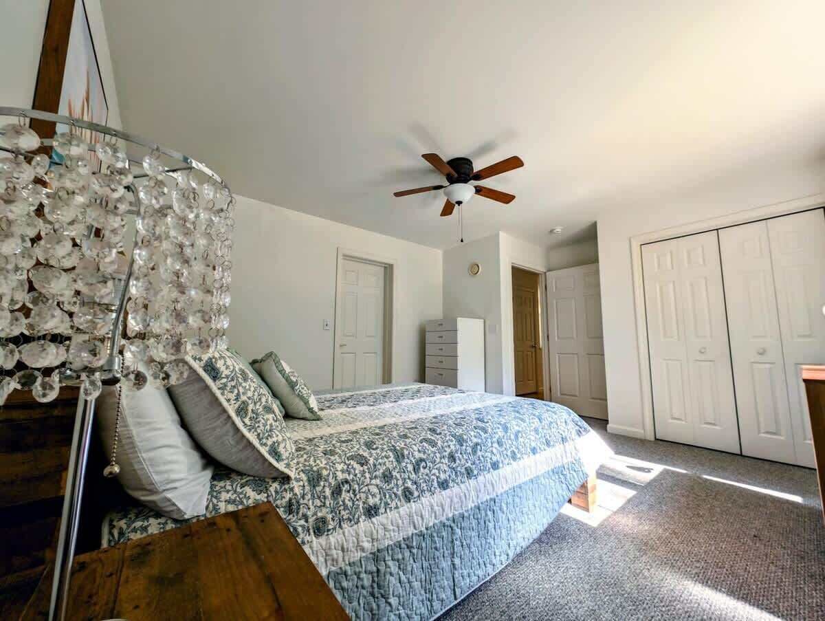3 bedrooms, desk, iron/ironing board, WiFi