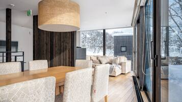 House, 4 Bedrooms | Dining room