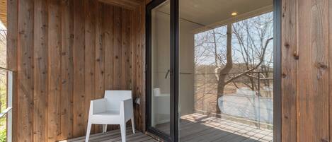 House, 4 Bedrooms | Balcony