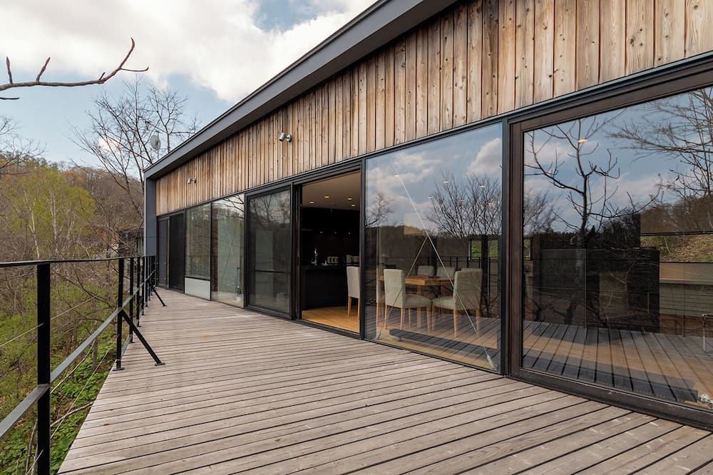 Escarpment House by H2 Life