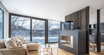 Escarpment House by H2 Life