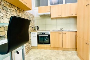 Geladeira, fogão, cooktop, cafeteira/chaleira