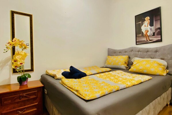 3 bedrooms, WiFi, bed sheets