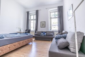 5 室のベッドルーム、WiFi、ベッドシーツ