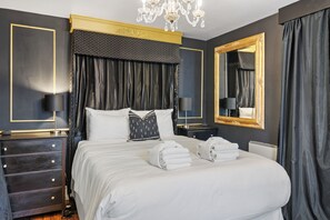 1 dormitorio, tabla de planchar con plancha, wifi y ropa de cama