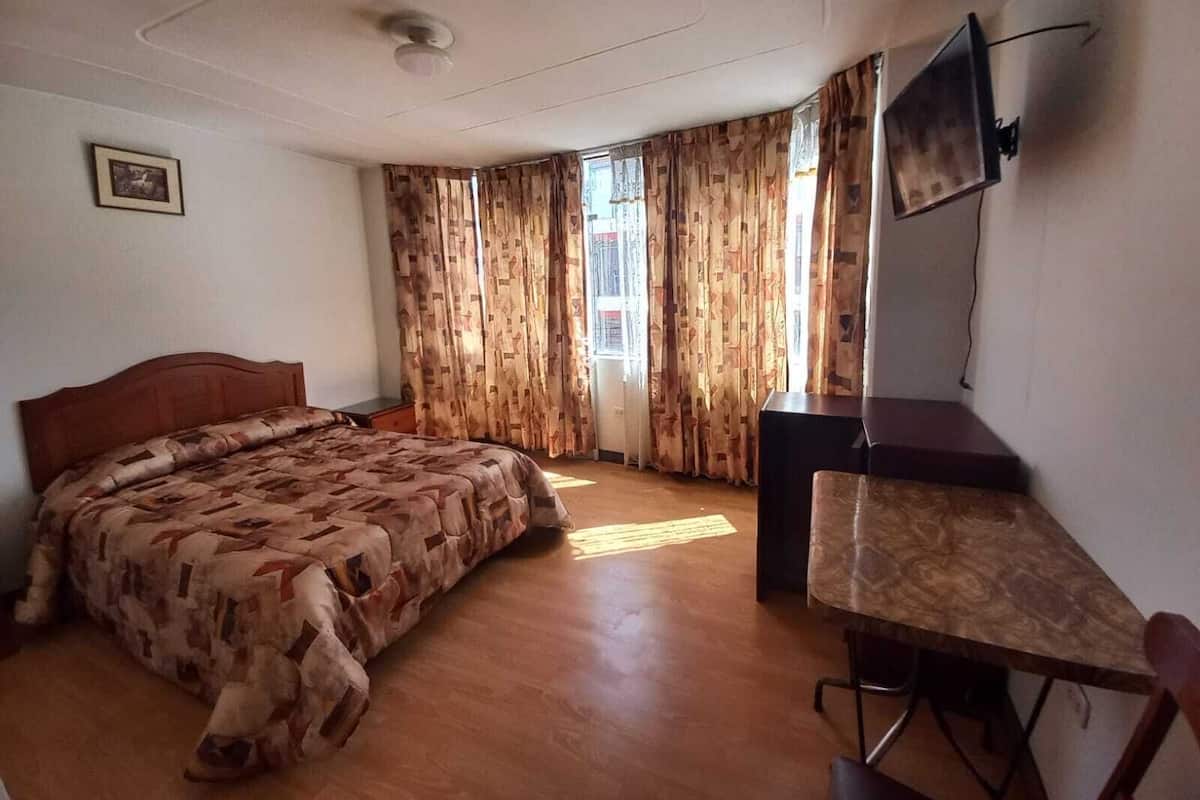 Double Room, City View | Desk, laptop workspace, soundproofing, free WiFi