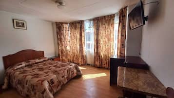 Double Room, City View | Desk, laptop workspace, soundproofing, free WiFi