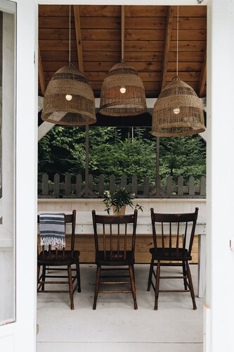 Cozy Country home surround by nature, with spa and fireplace