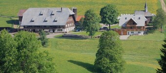 Appartement 'Obertalblick' avec terrasse commune, jardin partagé, séjour à la ferme