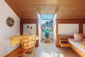 1 bedroom, free WiFi, bed sheets