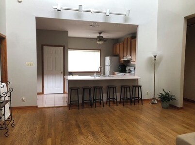 Enjoy a stay at this quaint 3 bedroom 2 bath home near downtown Mandeville.