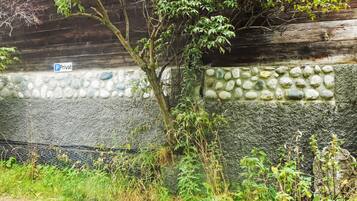 Enceinte de lâhĂ©bergement