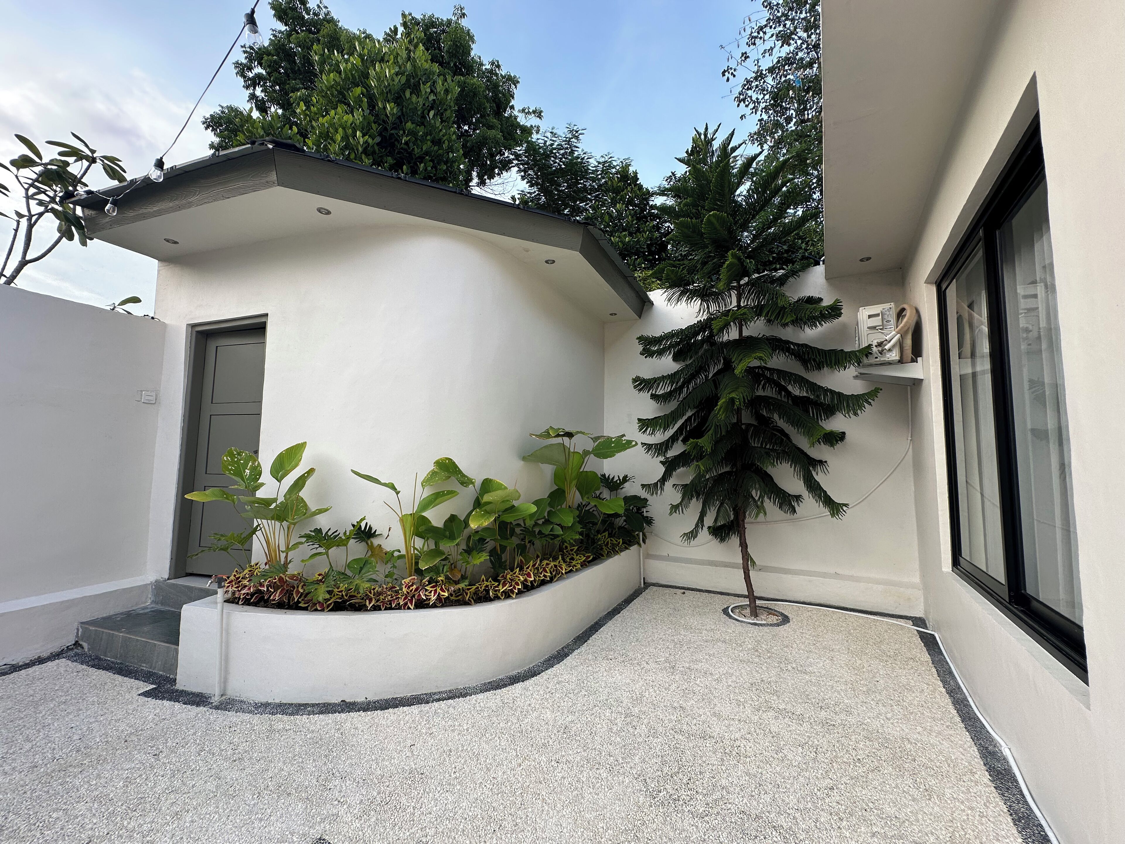 Pintu masuk properti