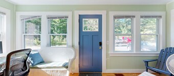 Charming Cottage with Cozy Comfort and Easy Access to Outdoor Adventures