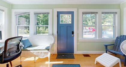 Charming Cottage with Cozy Comfort and Easy Access to Outdoor Adventures