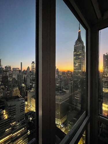 Million dollar view 1-bed apartment in brilliant Manhattan New York with gym