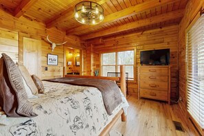 3 bedrooms, iron/ironing board, internet, bed sheets