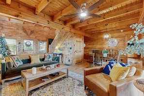 Télévision, cheminée, baby-foot, table de tennis de table