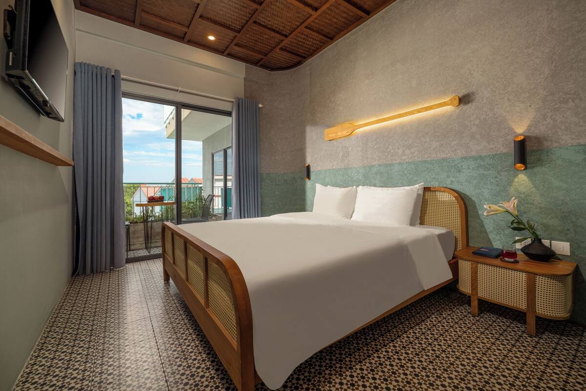 Deluxe Double Room, Balcony, Pool View | Desk, blackout curtains, soundproofing, free WiFi