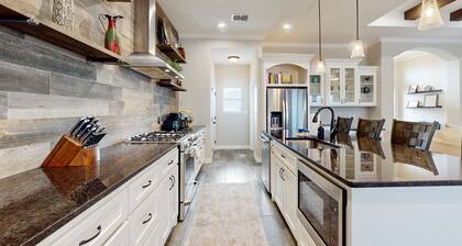 3-bedroom modern home with private pool and dog friendly