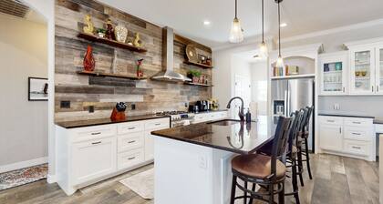 3-bedroom modern home with private pool and dog friendly