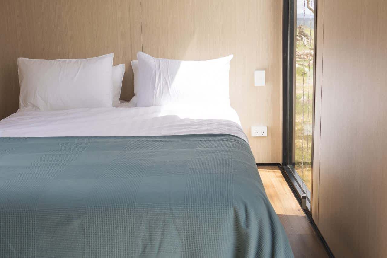 1 bedroom, bed sheets