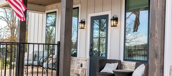 Lakefront 3-bedroom house on Amon Carter Lake in Bowie