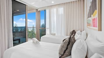 Apartment, 2 Schlafzimmer, Meerblick | 2 Schlafzimmer, Bügeleisen/Bügelbrett, kostenloses WLAN