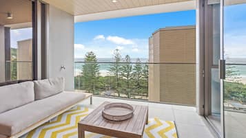 Apartamento, 2 quartos, vista para o oceano | Sacada