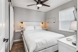 2 chambres, fer et planche à repasser, Wi-Fi, draps fournis