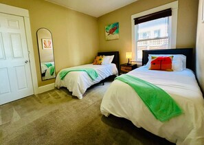 3 chambres, fer et planche à repasser, lit parapluie, Wi-Fi gratuit