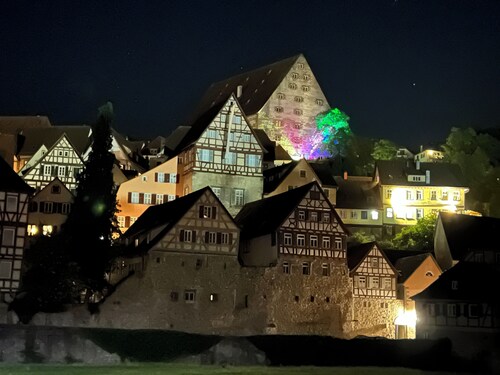 Große ökologische Ferienwohnung Altbau DG mit schönem Garten 3-6 Personen
