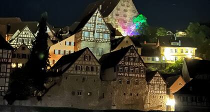 Große ökologische Ferienwohnung Altbau DG mit schönem Garten 3-6 Personen