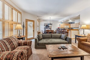 Televisión, chimenea