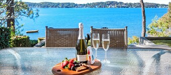 Catalina Bay - Absolute Lakefront - Private Jetty