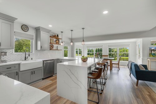 Historic Farmhouse with Pool & Hot Tub in Wine Country, Near Washington, DC