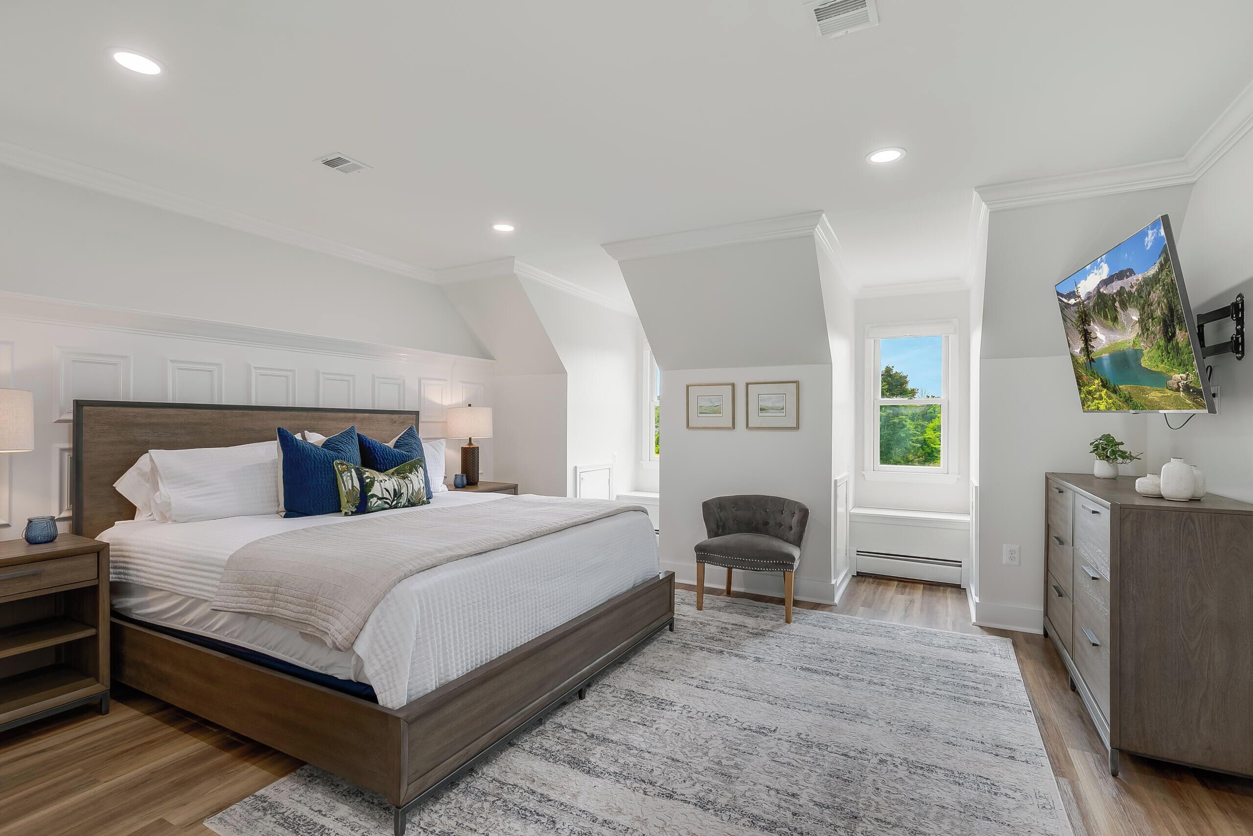 4 Schlafzimmer, Schreibtisch, Bügeleisen/Bügelbrett, WLAN