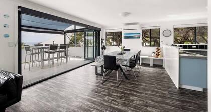 Surfers Paradise—Oceanview Garden Beach House