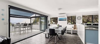 Surfers Paradise—Oceanview Garden Beach House