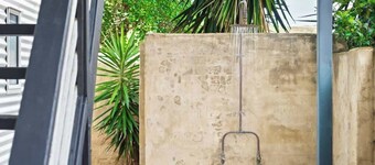 Surfers Paradise—Oceanview Garden Beach House
