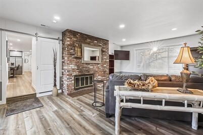 Spacious house with free wifi, private W/D + dog friendly