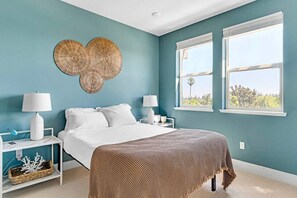 3 chambres, fer et planche à repasser, Wi-Fi, draps fournis