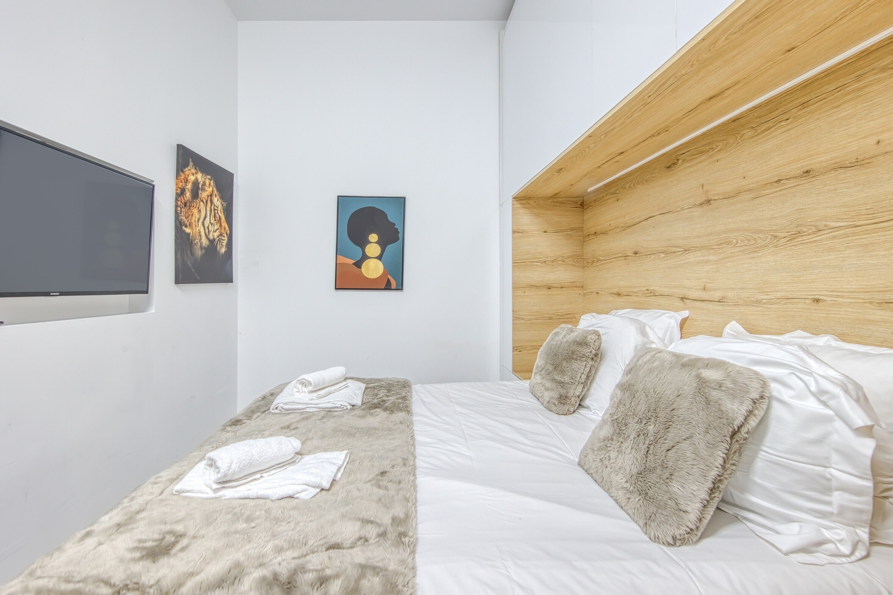 1 slaapkamer, een strijkplank/strijkijzer, gratis wifi, beddengoed