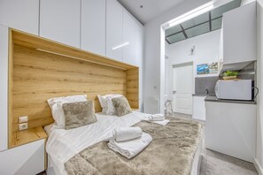 1 bedroom, iron/ironing board, free WiFi, bed sheets
