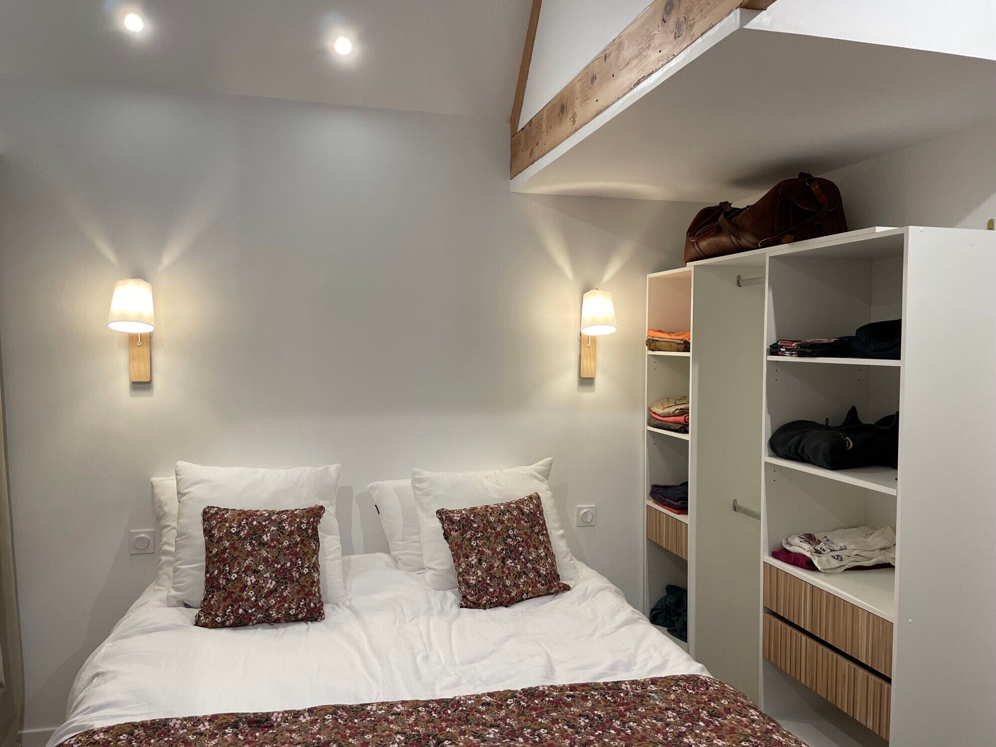 4 chambres, fer et planche à repasser, Wi-Fi gratuit, draps fournis