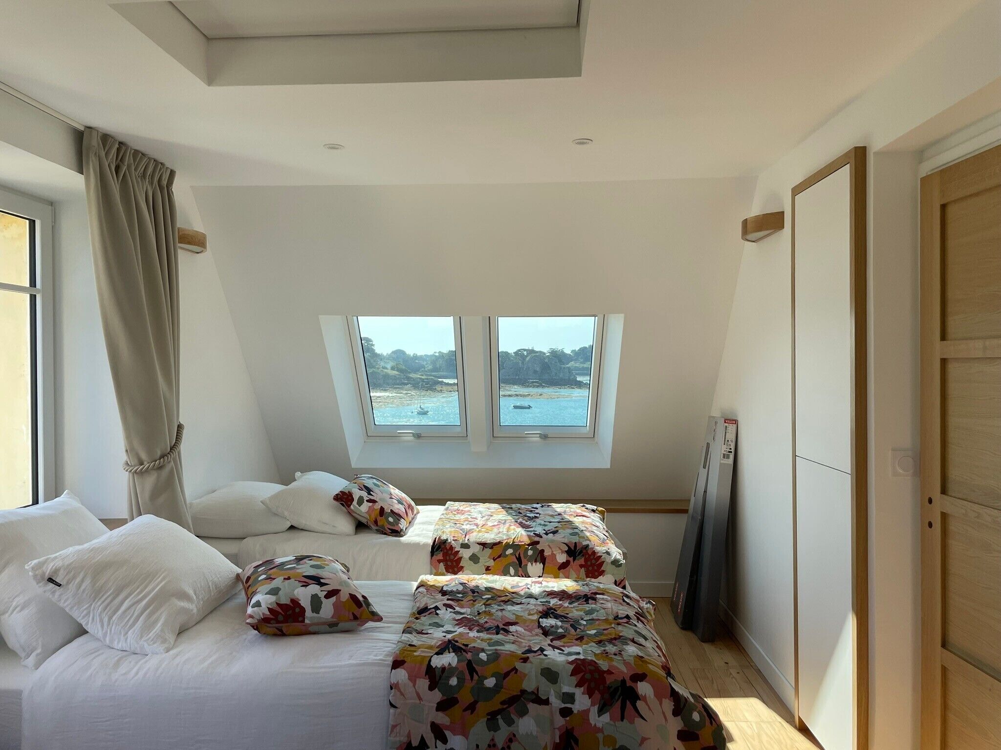 4 slaapkamers, een strijkplank/strijkijzer, gratis wifi, beddengoed