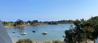 Holiday Home 'Bréhat - Villa San Denn' with Sea View, Private Garden and Wi-Fi