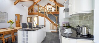 Tywi Barn - 3 Bedroom