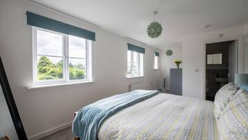 3 bedrooms, iron/ironing board, travel cot, WiFi